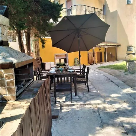 Апартаменты Konstantinos *