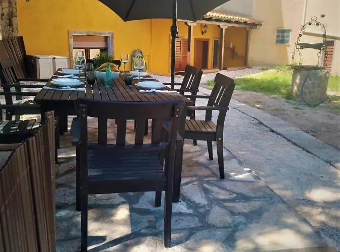 Konstantinos Apartman *